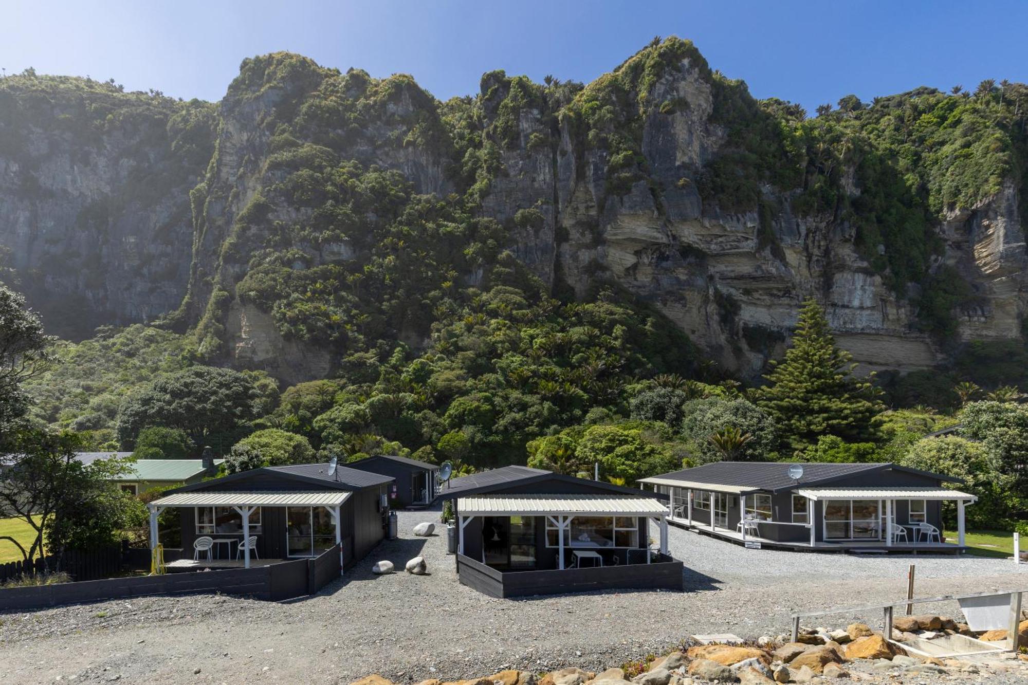 Punakaiki Beachfront Motels Exteriör bild